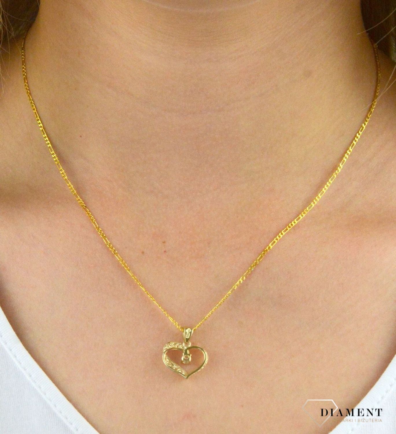 Złota zawieszka grawerowane serce ZA 6701. Złota zawieszka. Złota zawieszka serce. Złota zawieszka w kształcie serca. Idealna zawieszka na prezent. zawieszka dla ukochanej..jpg